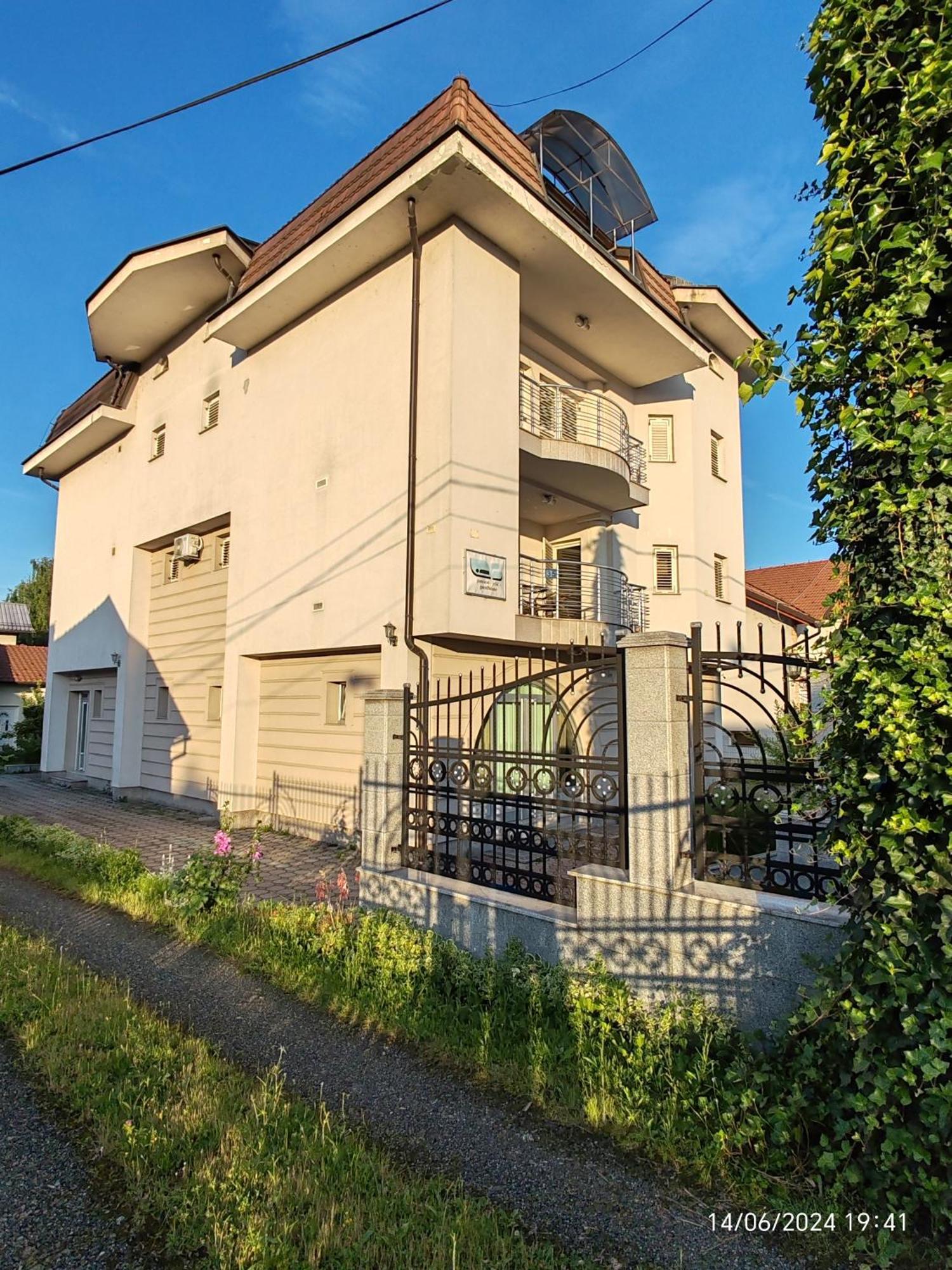 Guesthouse Jelic Teslic Ngoại thất bức ảnh
